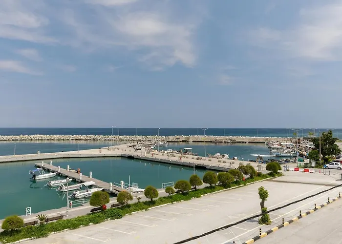 Diverso Platamon, Luxury & فندق بلاتامونيس