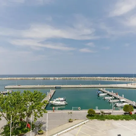 Diverso Platamon, Luxury & Hotel