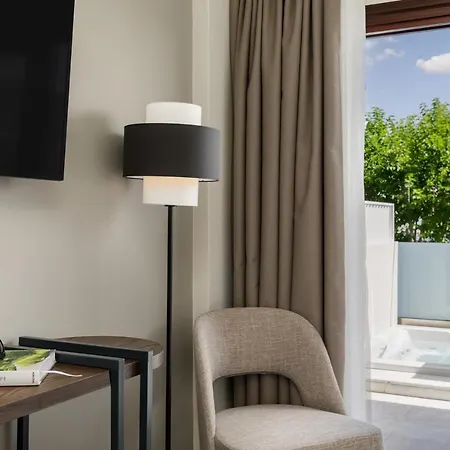 Diverso Platamon, Luxury & Szálloda Platamónasz