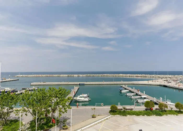 Diverso Platamon, Luxury & Hotel